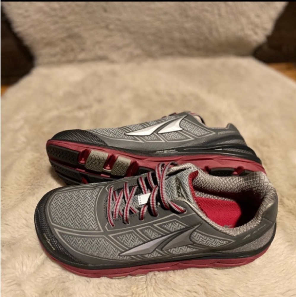 Women’s Brooks Size 9.5